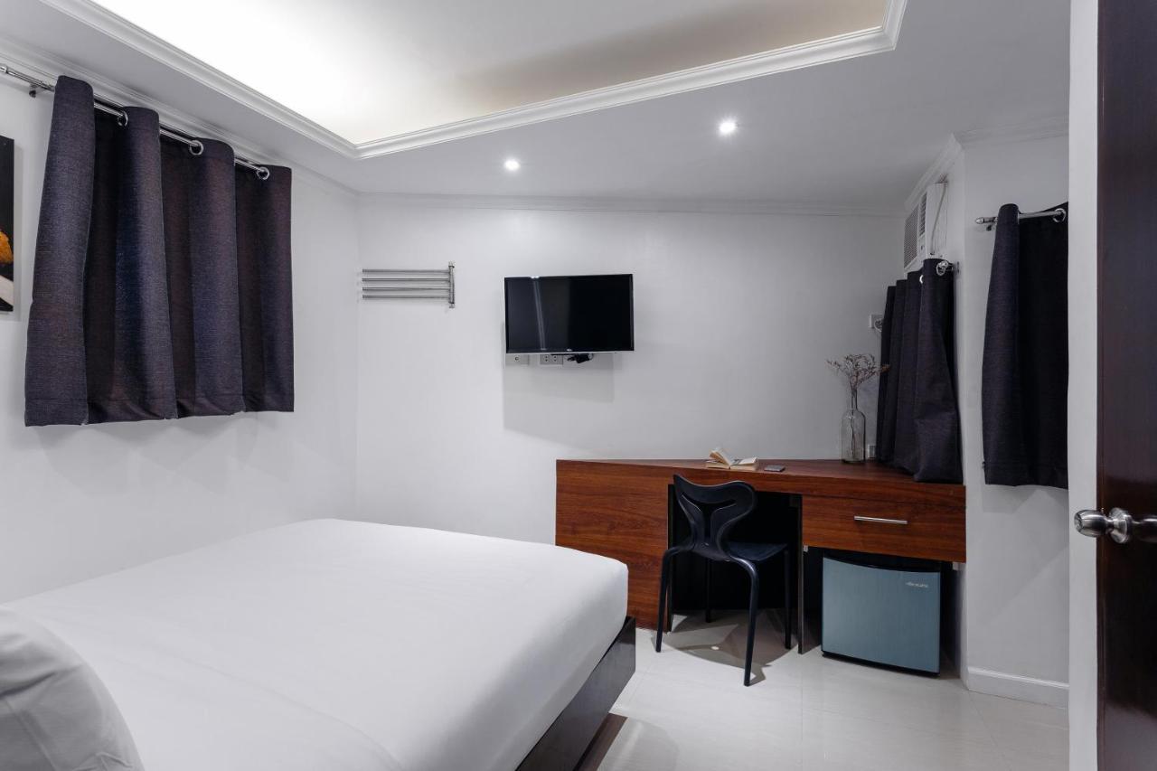 Nest Nano Suites Poblacion - Makati Makati City Esterno foto