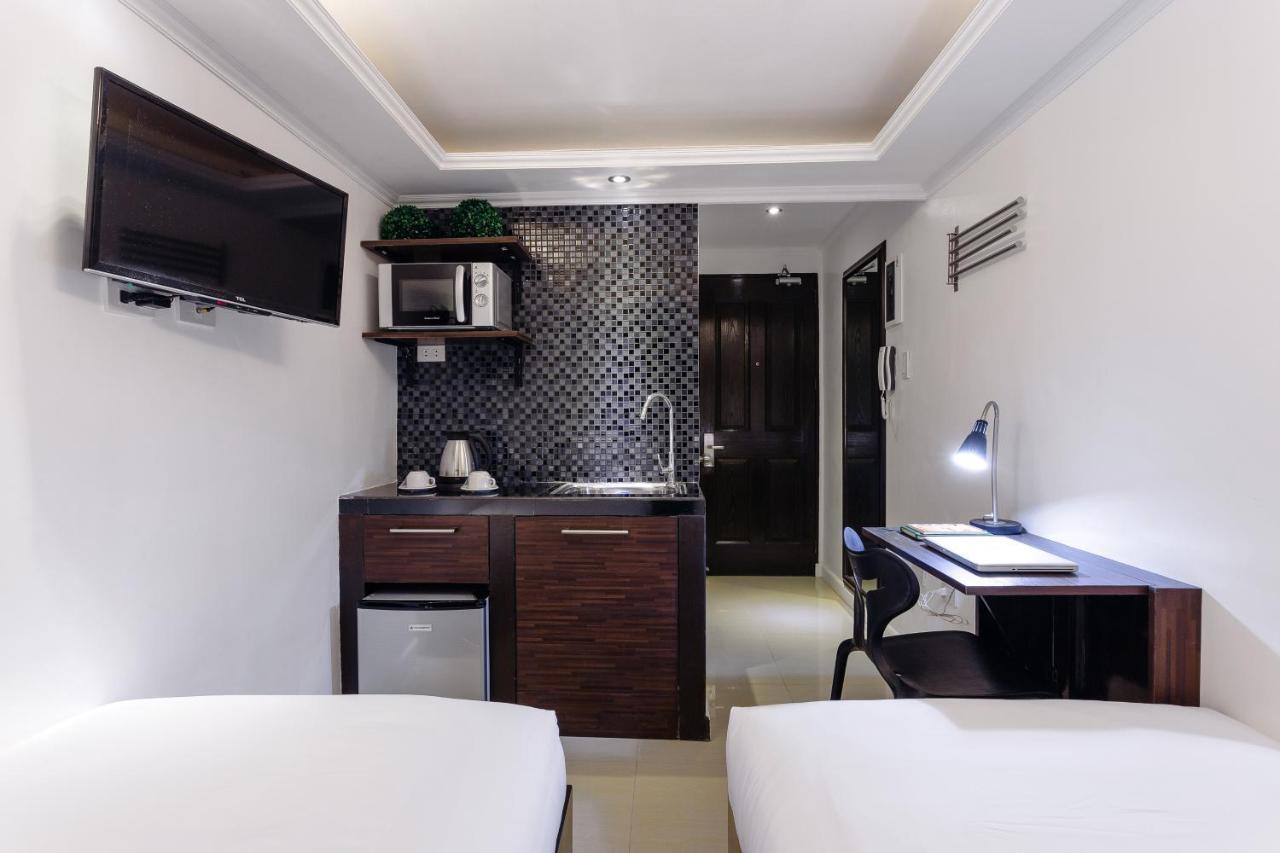 Nest Nano Suites Poblacion - Makati Makati City Esterno foto