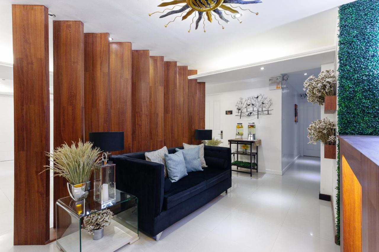 Nest Nano Suites Poblacion - Makati Makati City Esterno foto