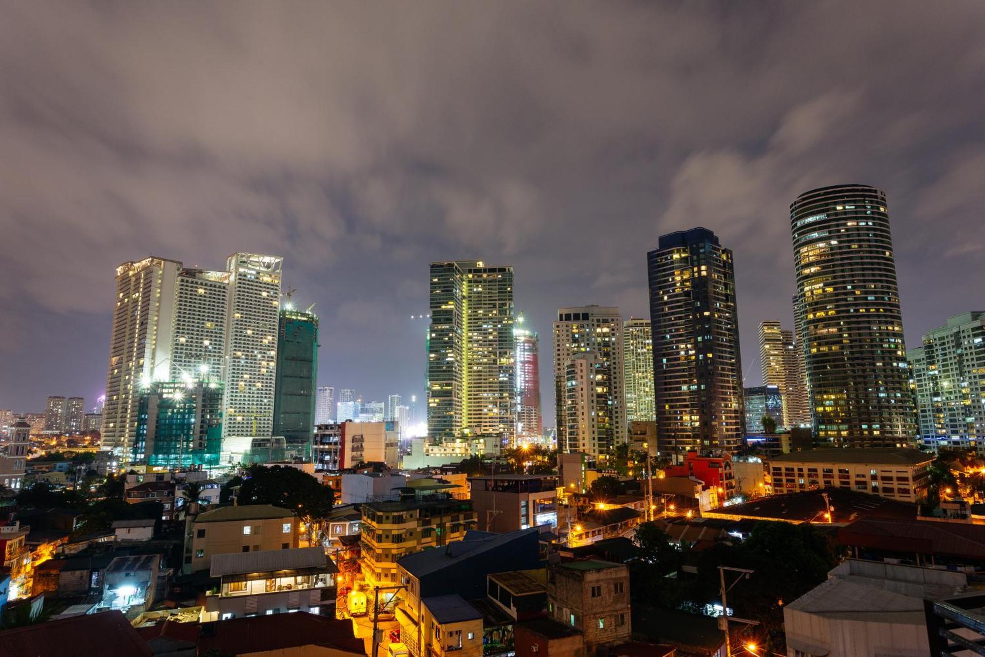 Nest Nano Suites Poblacion - Makati Makati City Esterno foto